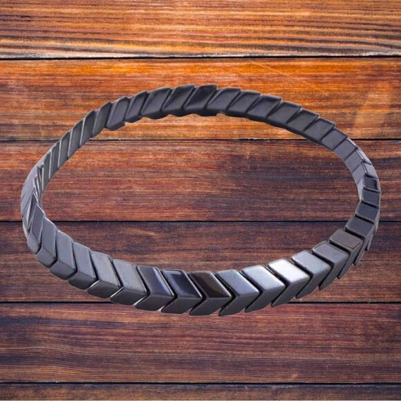 Chevron-style Stretch Bracelet l Silver, Gun Metal l New - Picture 1 of 7